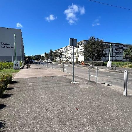 Appartement Proche Aeroport Au Rez-De-Chaussee Les Abymes Extérieur photo